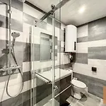 Le Loft Climatise - 6 Personnes - Entree Autonome شقة