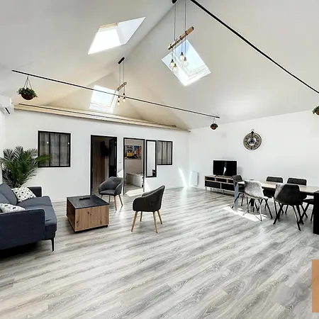 Apartment Le Loft Climatise - 6 Personnes - Entree Autonome Chatellerault